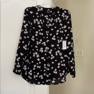 BNWT Lord and Taylor black floral crepe blouse xs